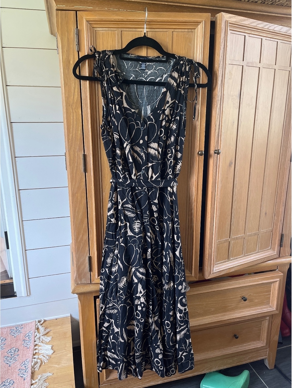 Chaps XL Black and Beige Viscose Sleeveless Dress with Floral Print